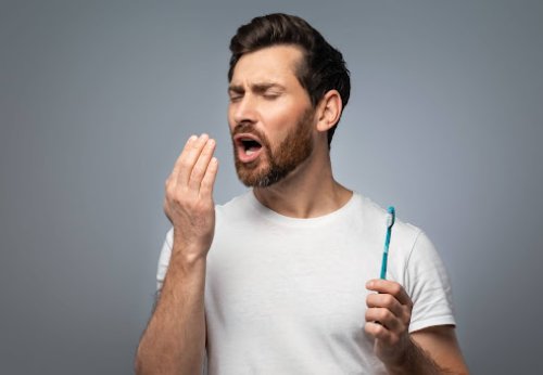 Qu'est-ce qui cause la mauvaise haleine ? Traitement de l'halitose