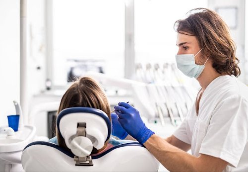 Combien de temps faut-il pour poser une couronne dentaire ?